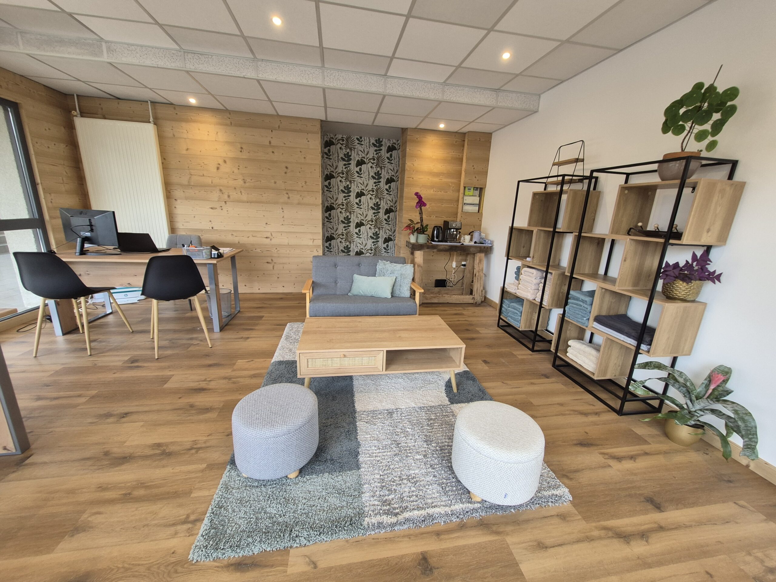 Bureau accueil Alp'Home Conciergerie
